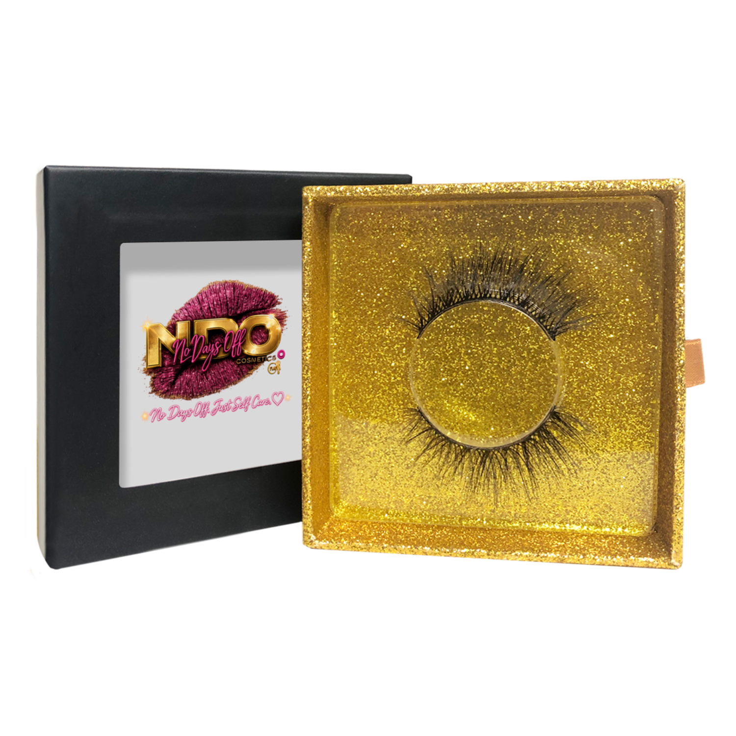 viaGlamour image of a Eyelashes