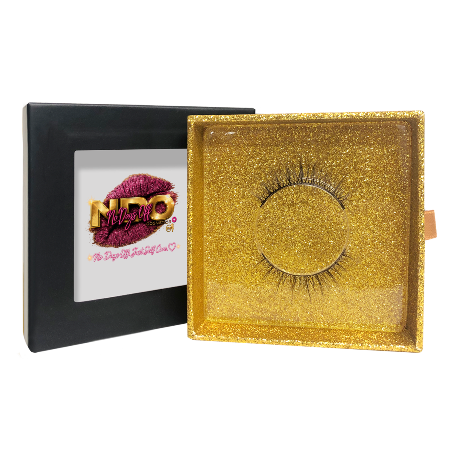 viaGlamour image of a Eyelashes
