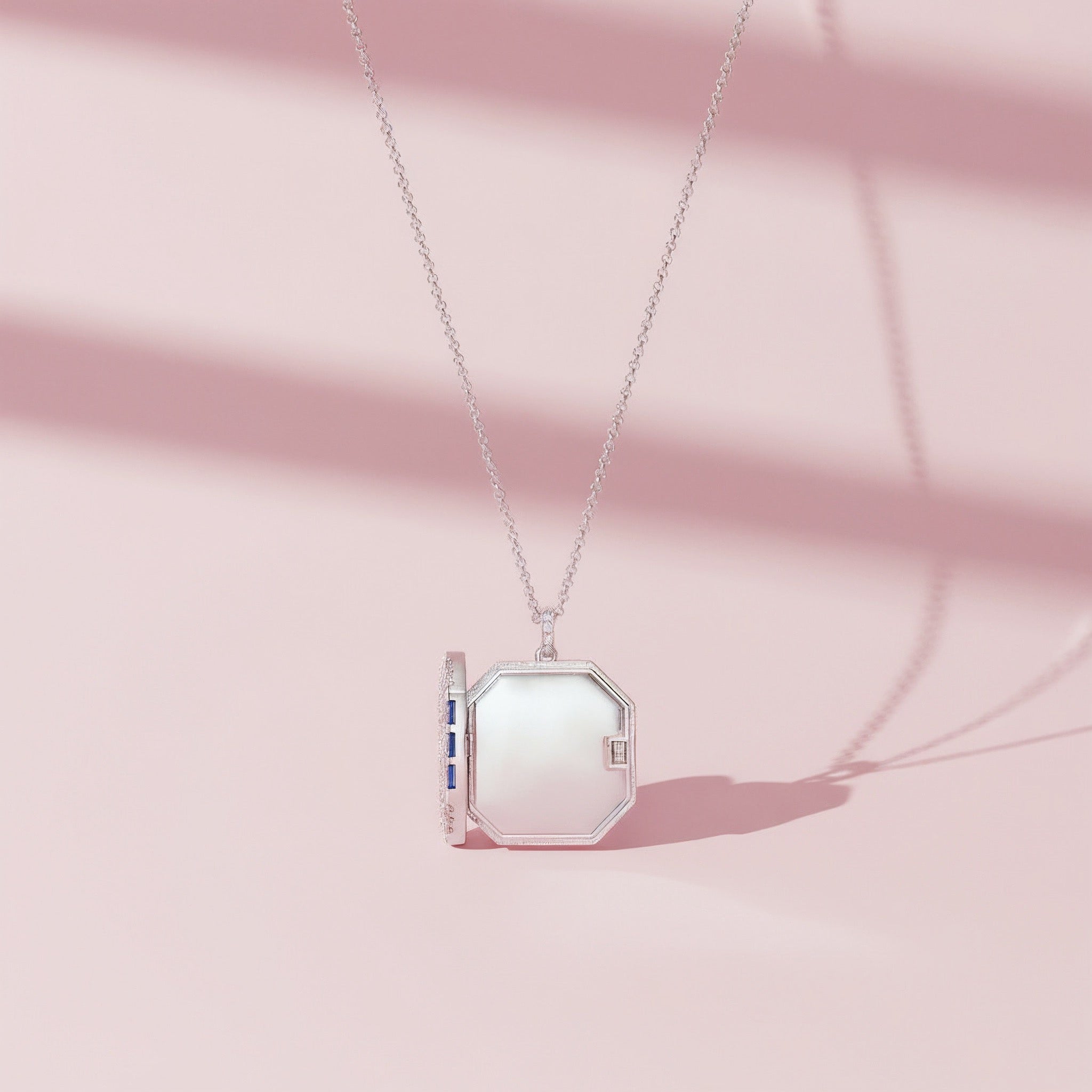 Modern Halo Locket SN009